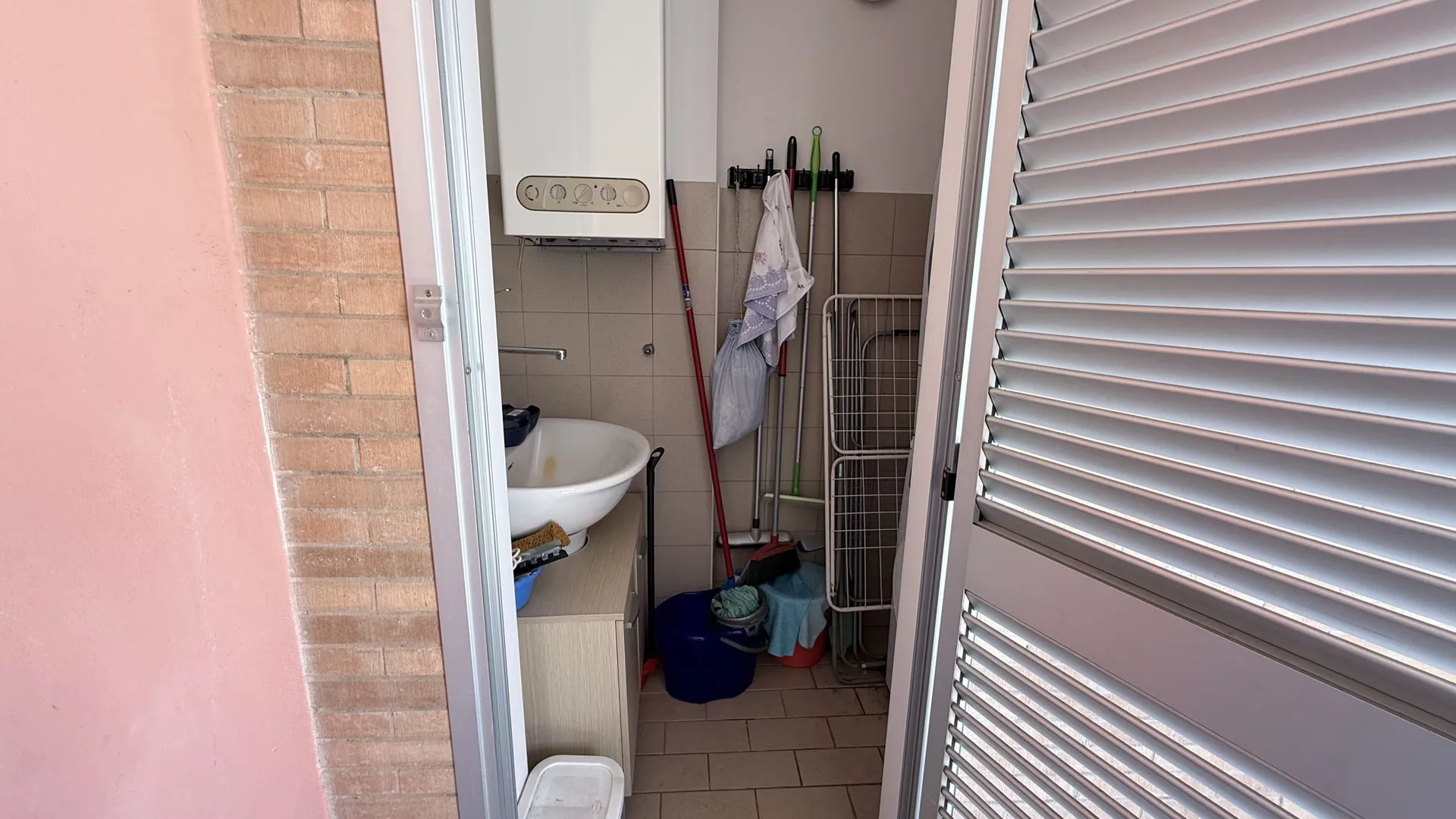 Luminoso appartamento duplex al primo e secondo piano di una palazzina realizzata recentemente in zona residenziale e ottimamente servita.