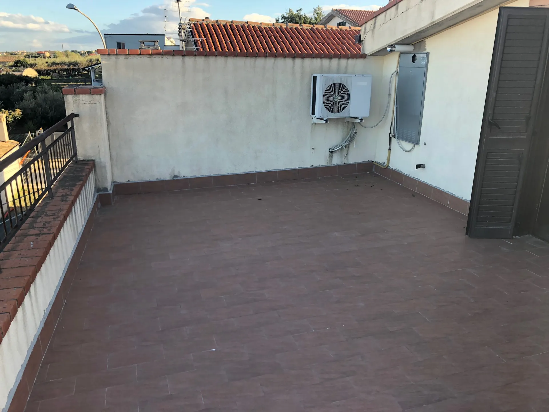 Terracielo in zona panoramica delle prima periferia vastese, ben collegata ai servizi primari.