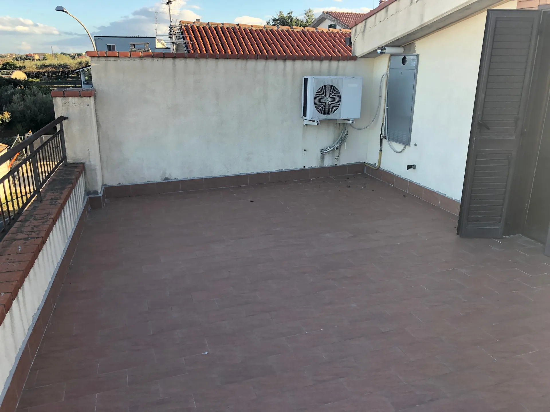 Terracielo in zona panoramica delle prima periferia vastese, ben collegata ai servizi primari.