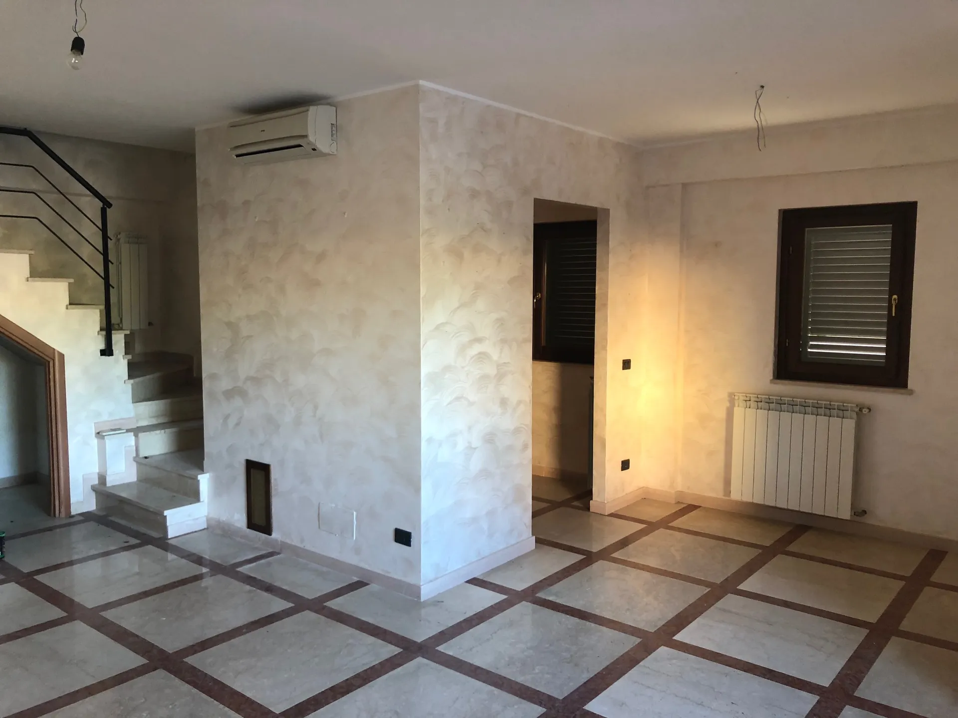 Terracielo in zona panoramica delle prima periferia vastese, ben collegata ai servizi primari.