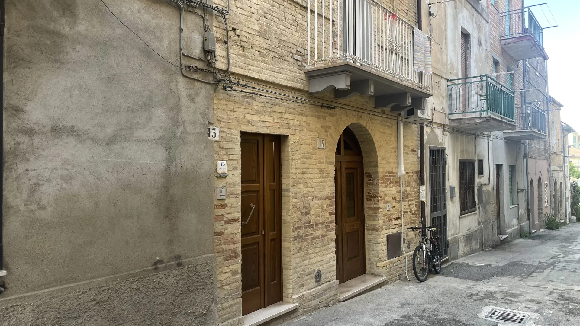 Grazioso monolocale di 40 mq con bagno in zona centrale e servita.